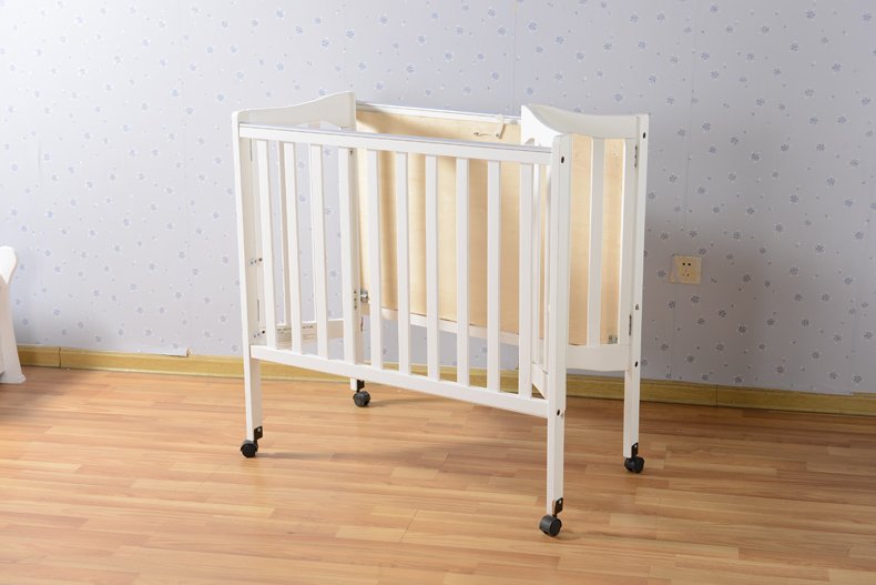 Baby crib 131-W