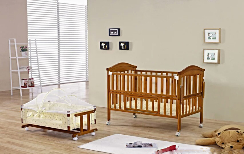 Baby crib 251