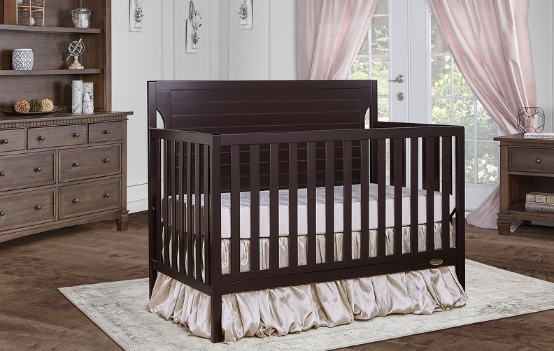 Full size crib F-119