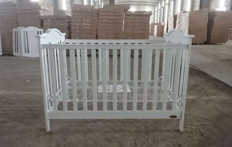 Full size crib F-132