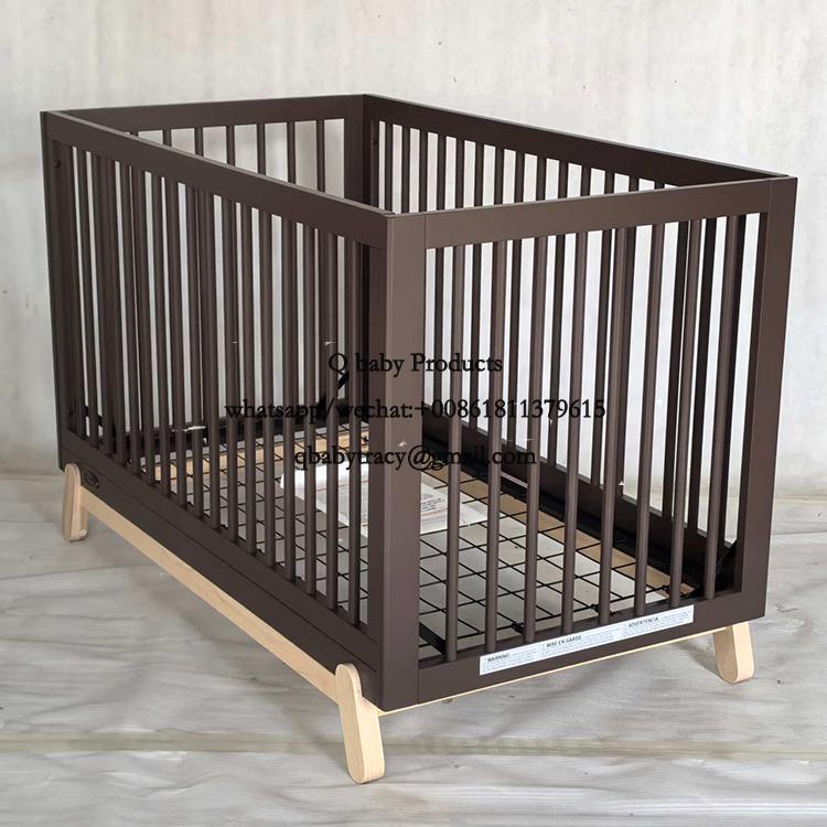 Full size crib F-152 -