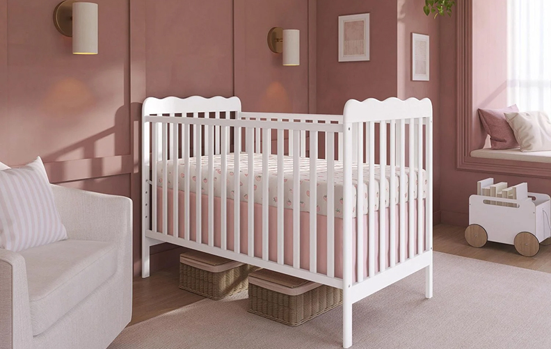 Full size crib F-103