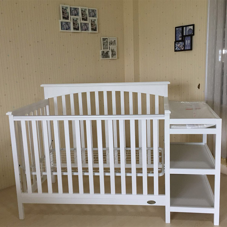 Full size crib F-106