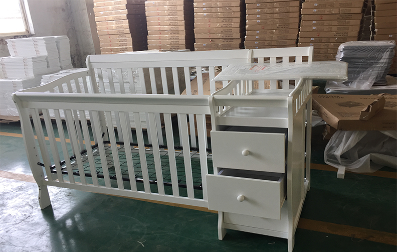 Full size crib F-108