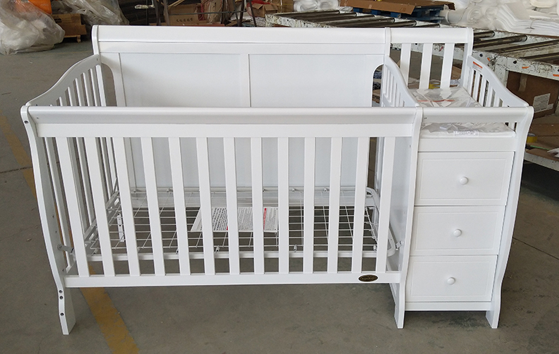 Full size crib F-109 