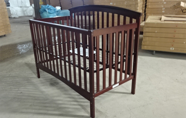 Full size crib F-116