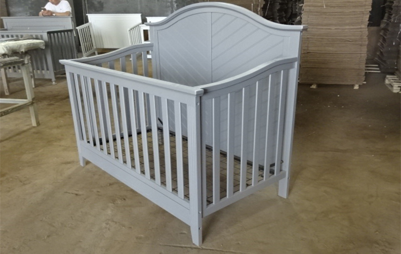 Full size crib F-122