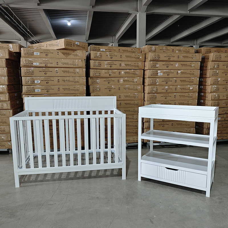 Full size crib F-170