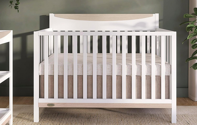 Full size crib F-174