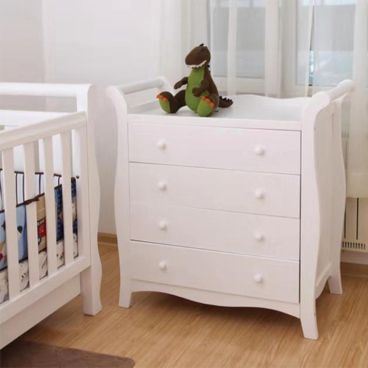 WOODED BABY CRIB 156